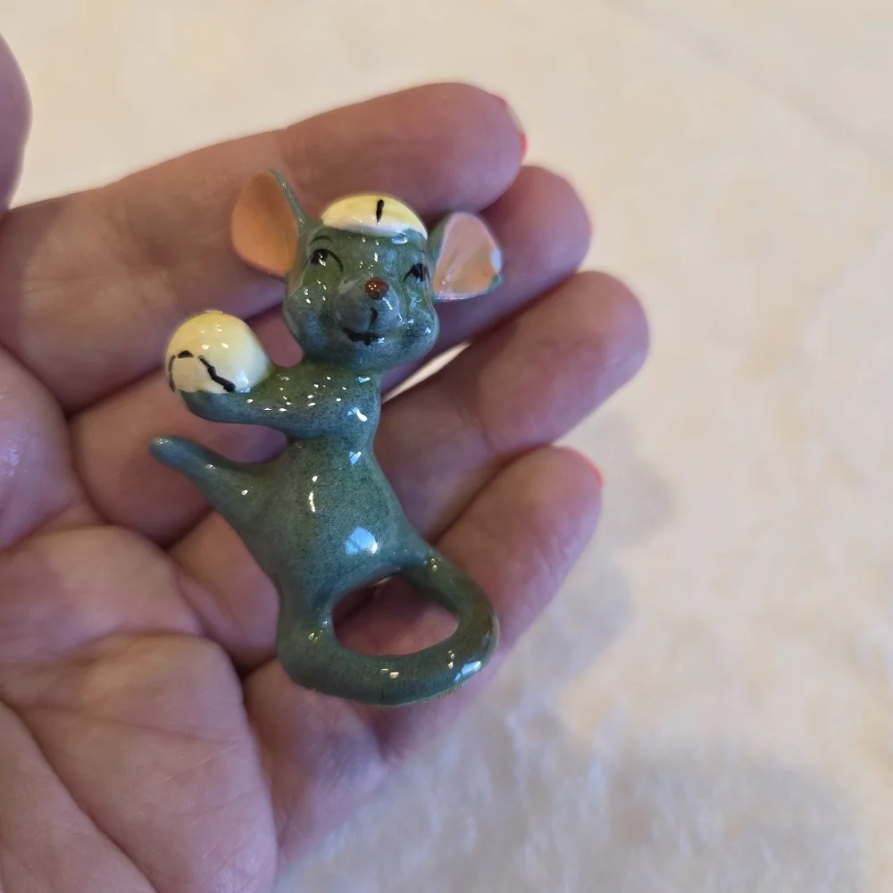 Vintage Japan Set of 3 Porcelain Ceramic Baseball Mice Catcher, Batter, Pitcher - Picture 11 of 16